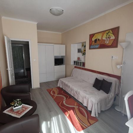 Tini Apartman Balatonfured Exterior photo