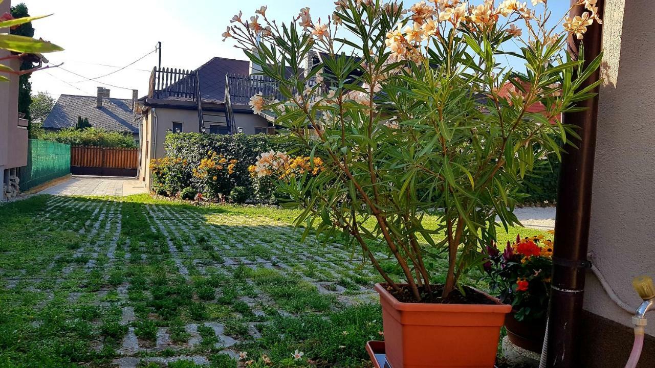 Tini Apartman Balatonfured Exterior photo